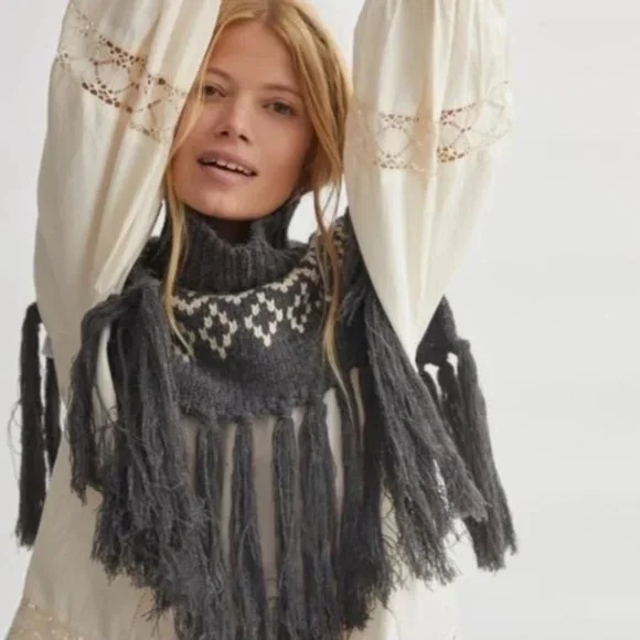 NWT Anthropologie Fringe  Turtleneck Collar Shrug Poncho - Picture 3 of 5